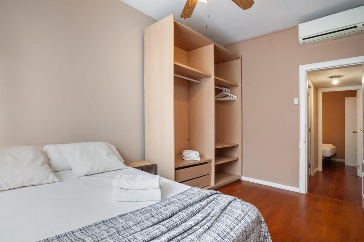 Next To Sagrada Familia 4-Bedroom Apartment Barcelona Exterior foto