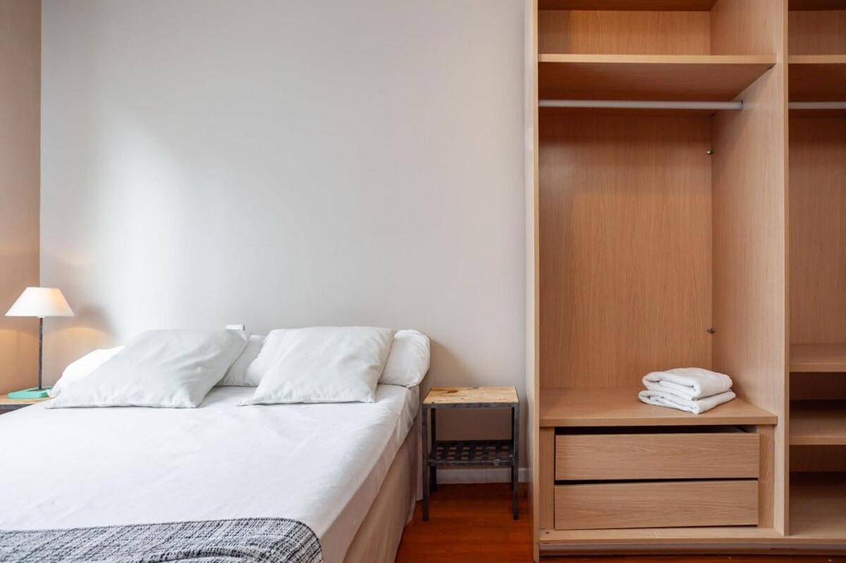 Next To Sagrada Familia 4-Bedroom Apartment Barcelona Exterior foto